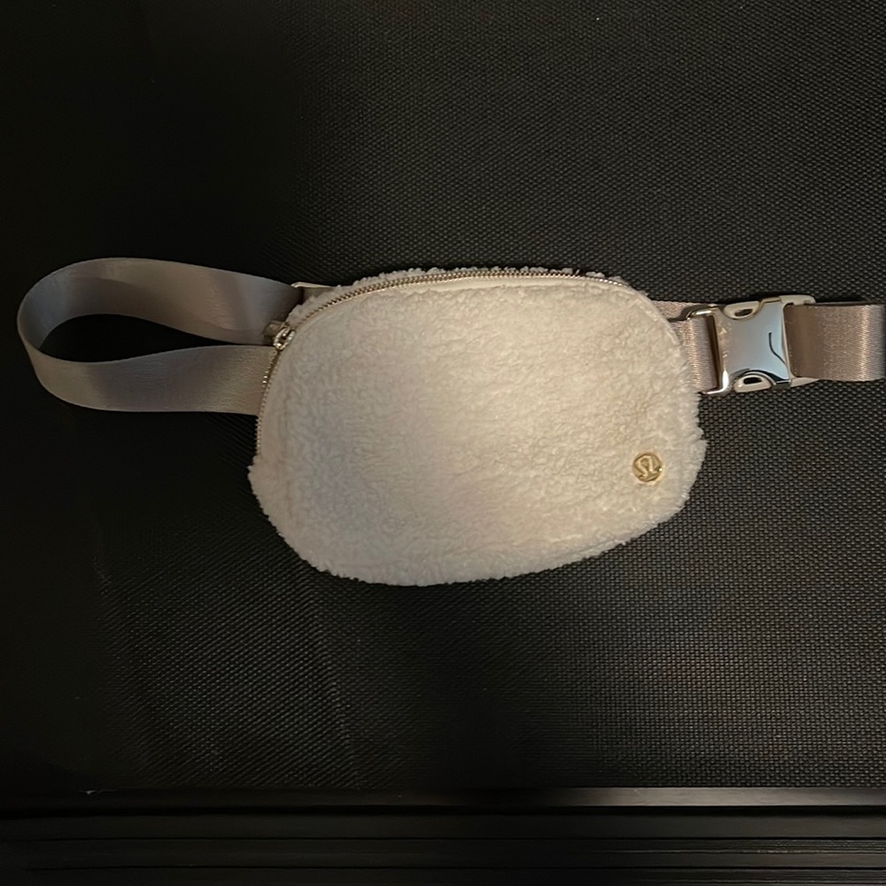 Lululemon belt bag.  Fleece.  New condition.